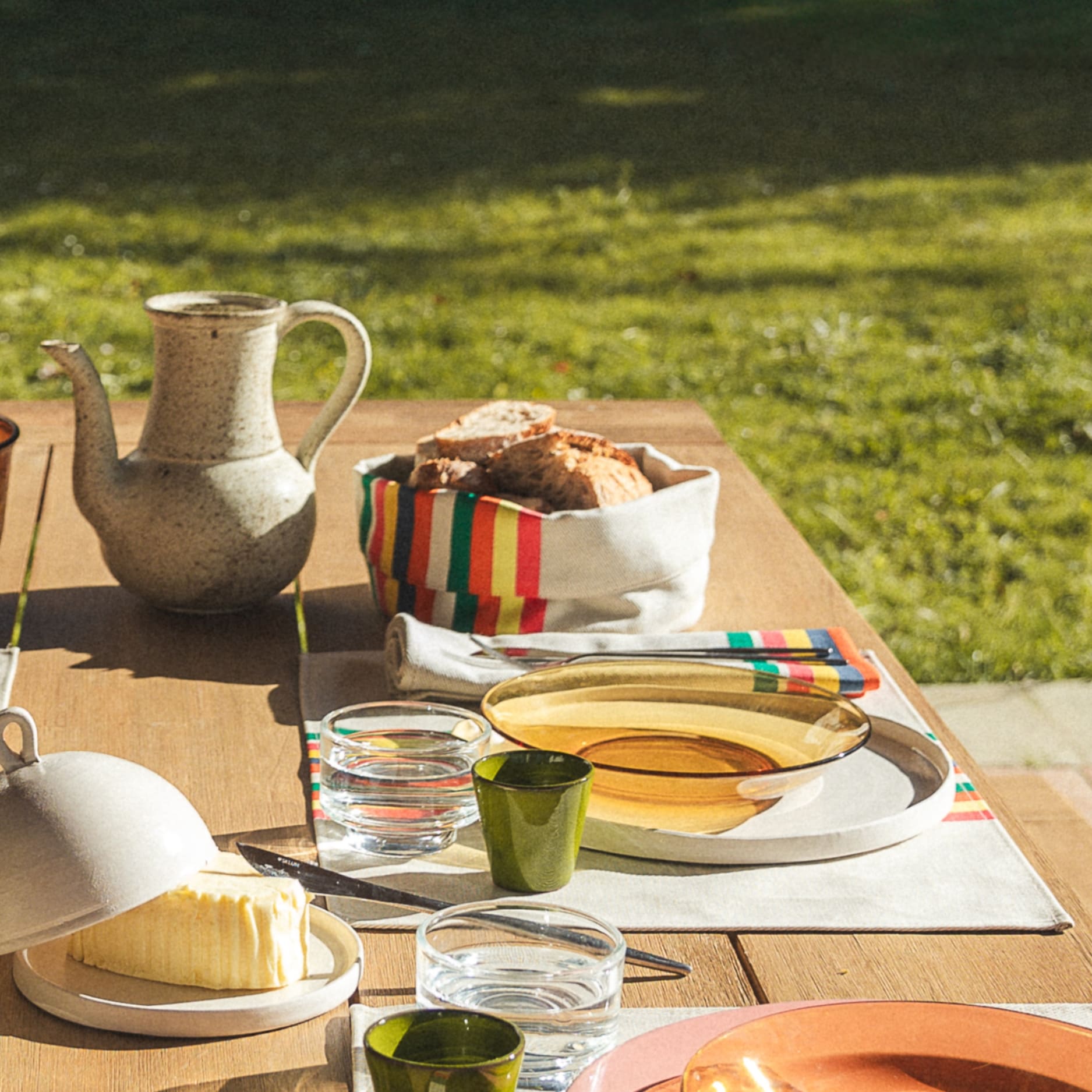 table mauleon laurier rose artiga